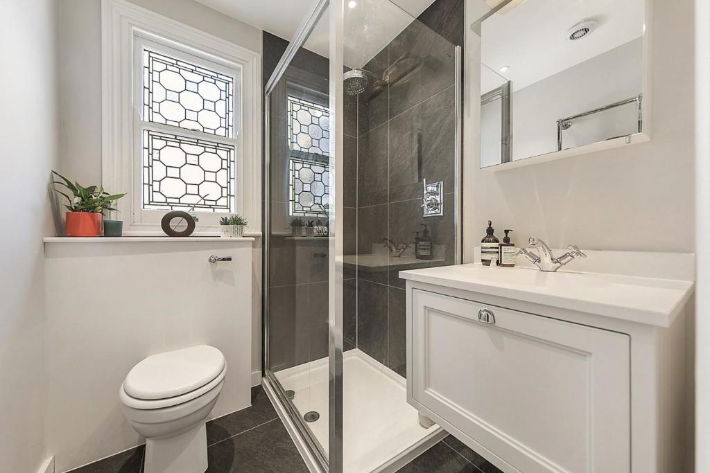 Bathroom (3).jpg