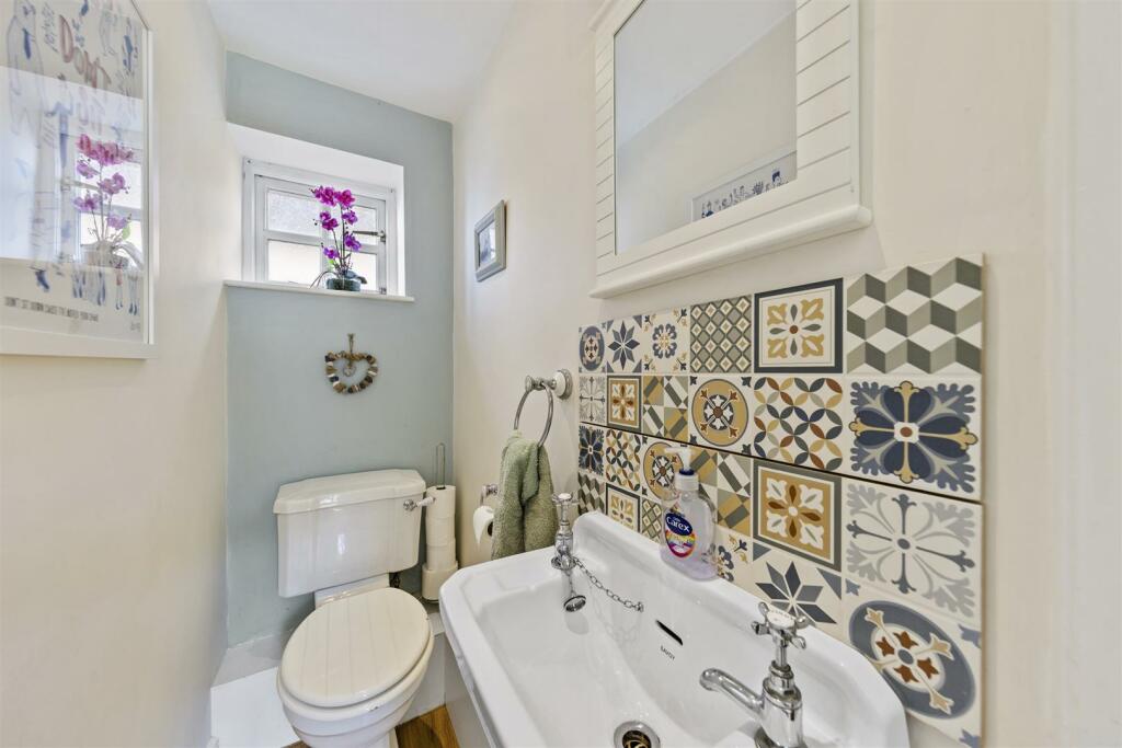 BumbleCottageWeb12.jpg