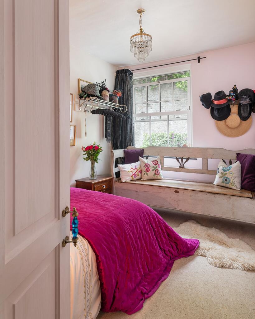 11 Browns Hill, Dartmouth, Bedroom