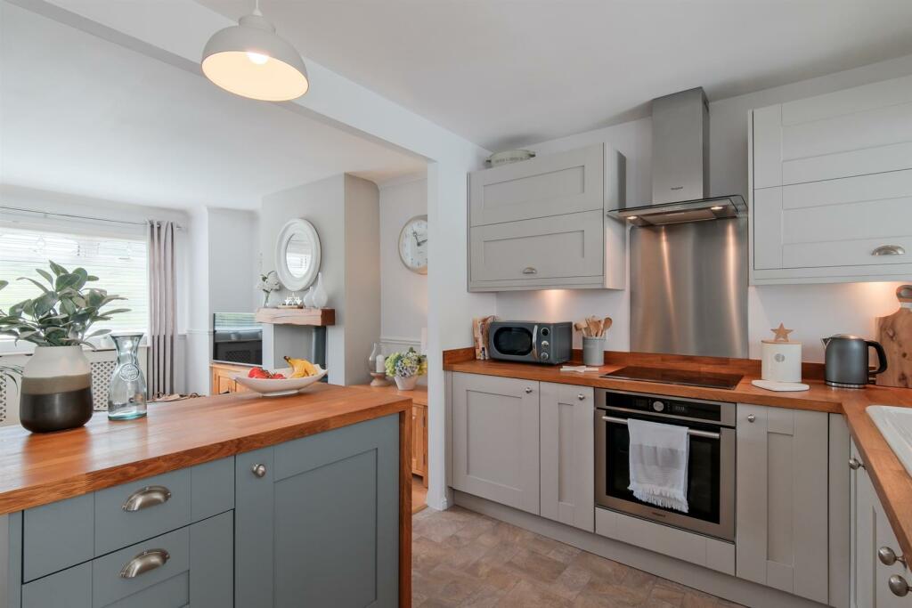 033-37, Edinburgh Road Abington, ML12 6SA.jpg