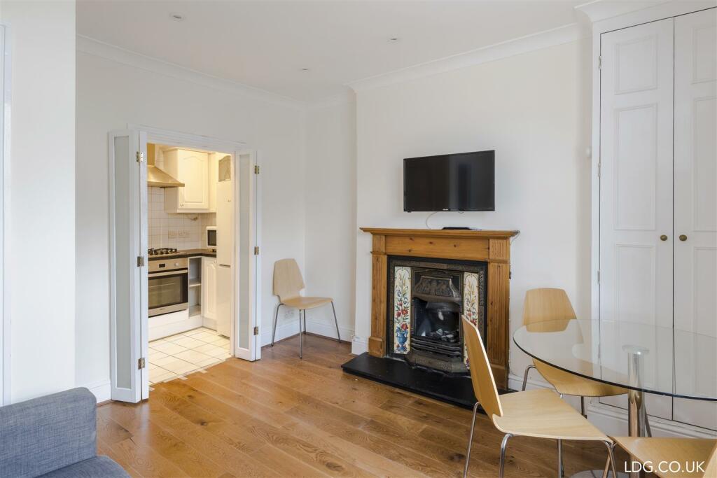 LIVINGROOM-4-wm.jpg