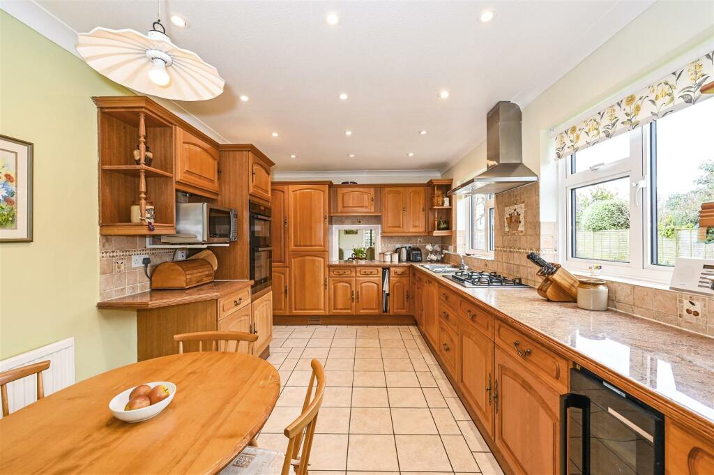 Kitchen/Breakfast Room