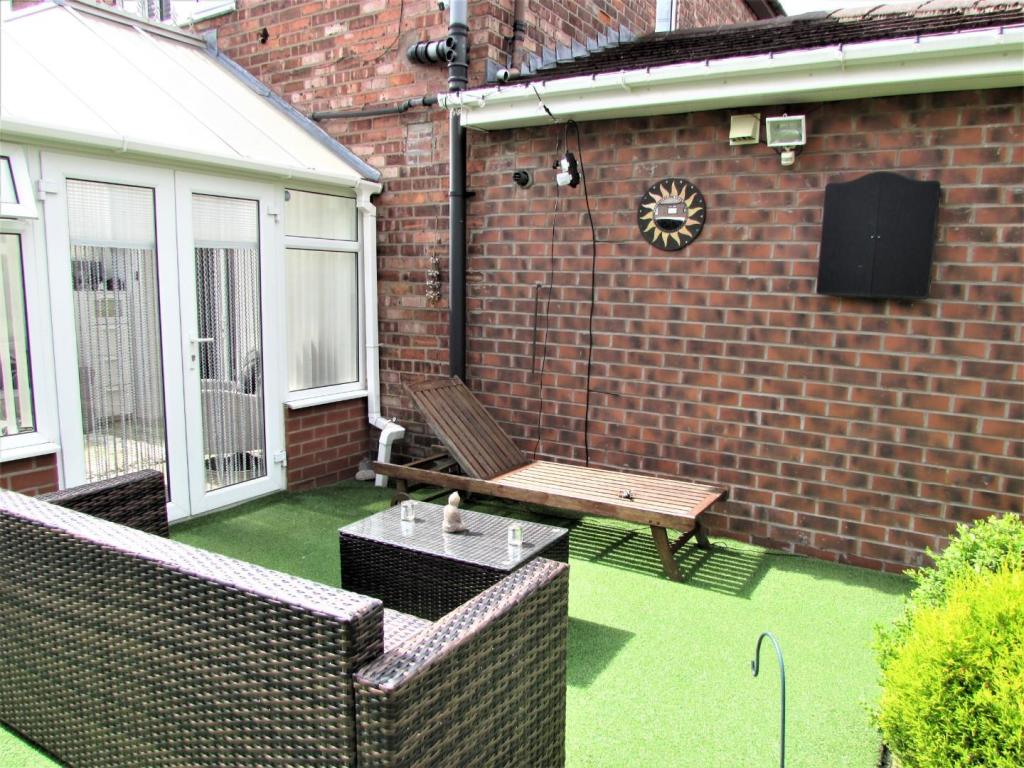 NormanSt19gdn4.JPG