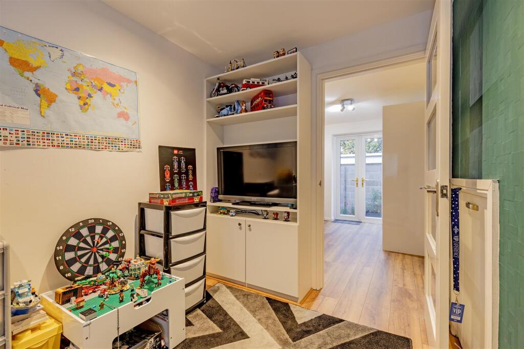 Family Room-1.jpg