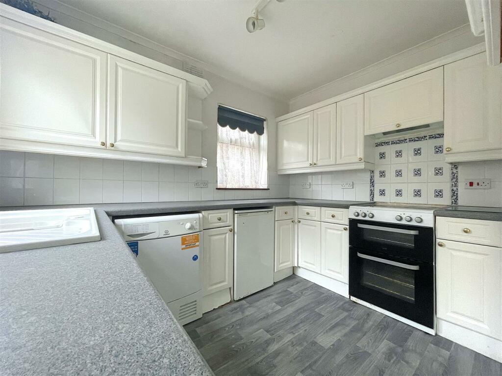 Kitchen (2).jpeg