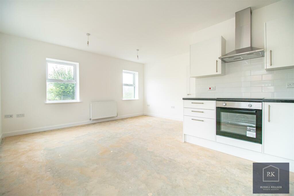 Lounge/Kitchen.