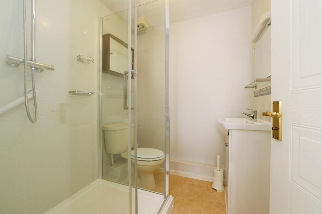 En-suite Bathroom