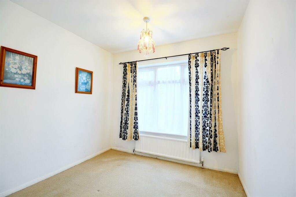 BACK BEDROOM