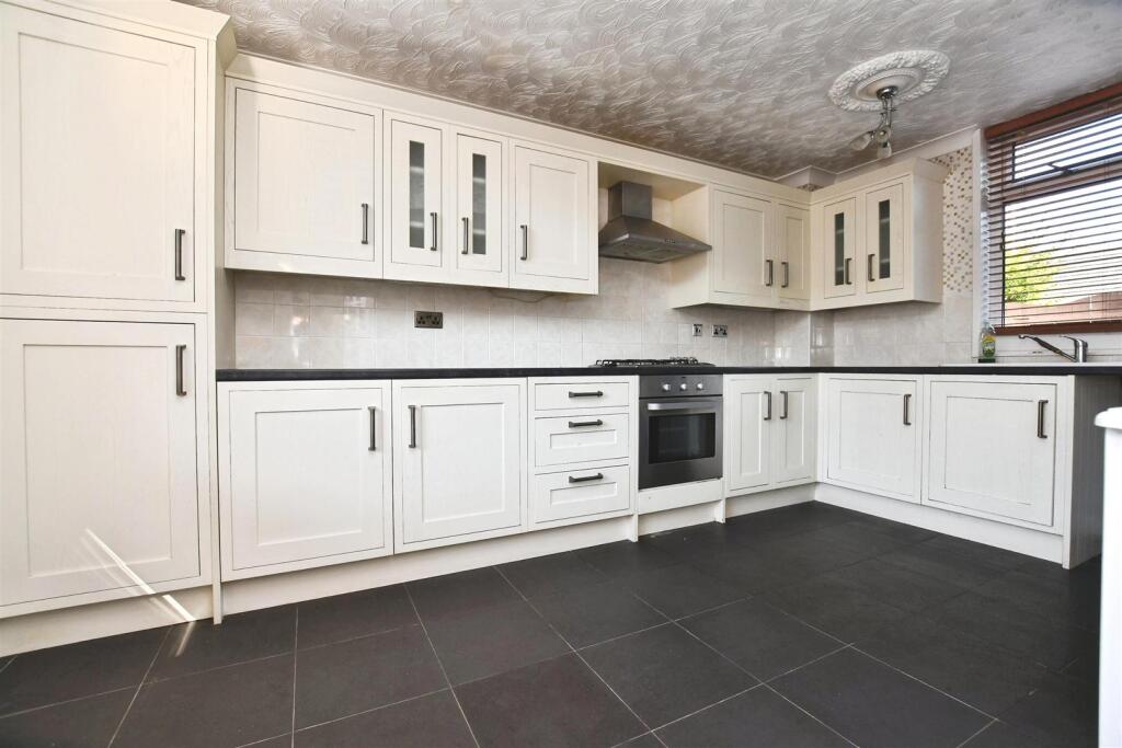 Kitchen/Dining