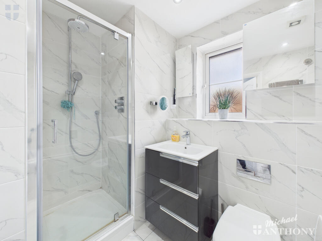 CAM03852G0-PR0467-STILL004