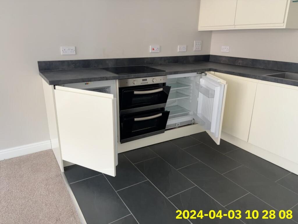 Kitchen photo 2