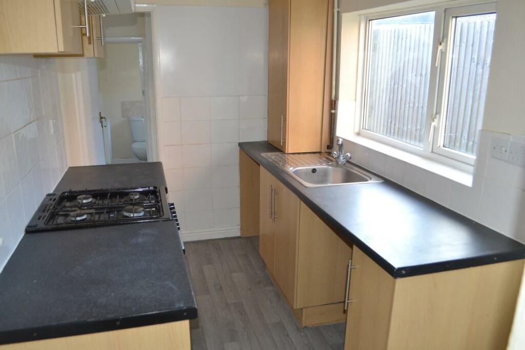 Kitchen (Medium).JPG