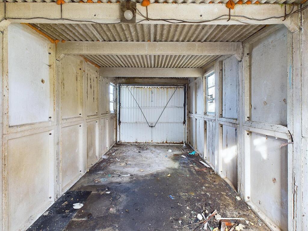 Garage 1.