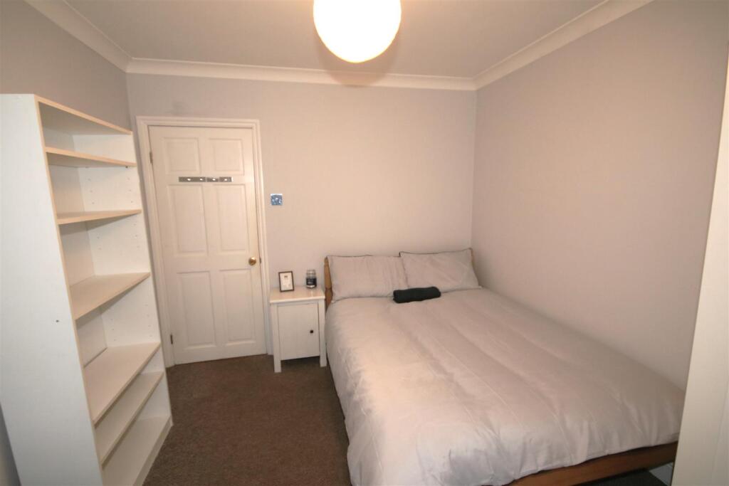 Bedroom 4a.JPG