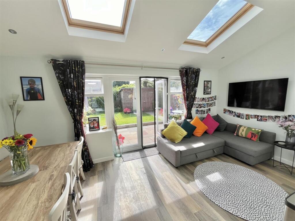 Living Dining Kitchen Aspect 9
