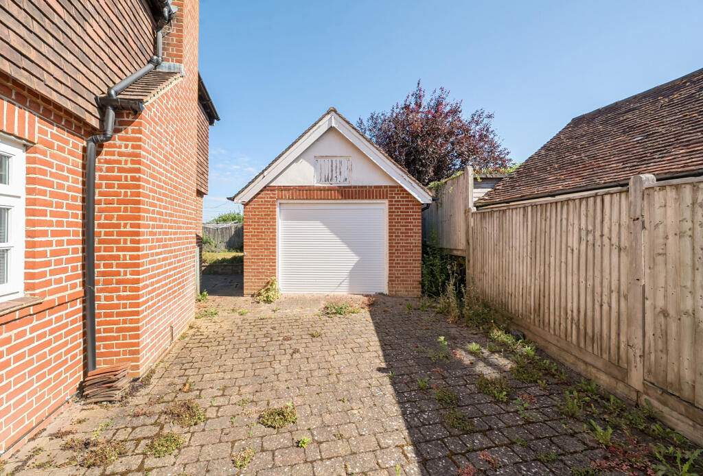 1323823-5-686e52c...