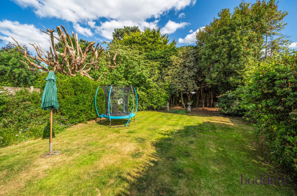 3ae220b8-cc4b-477...