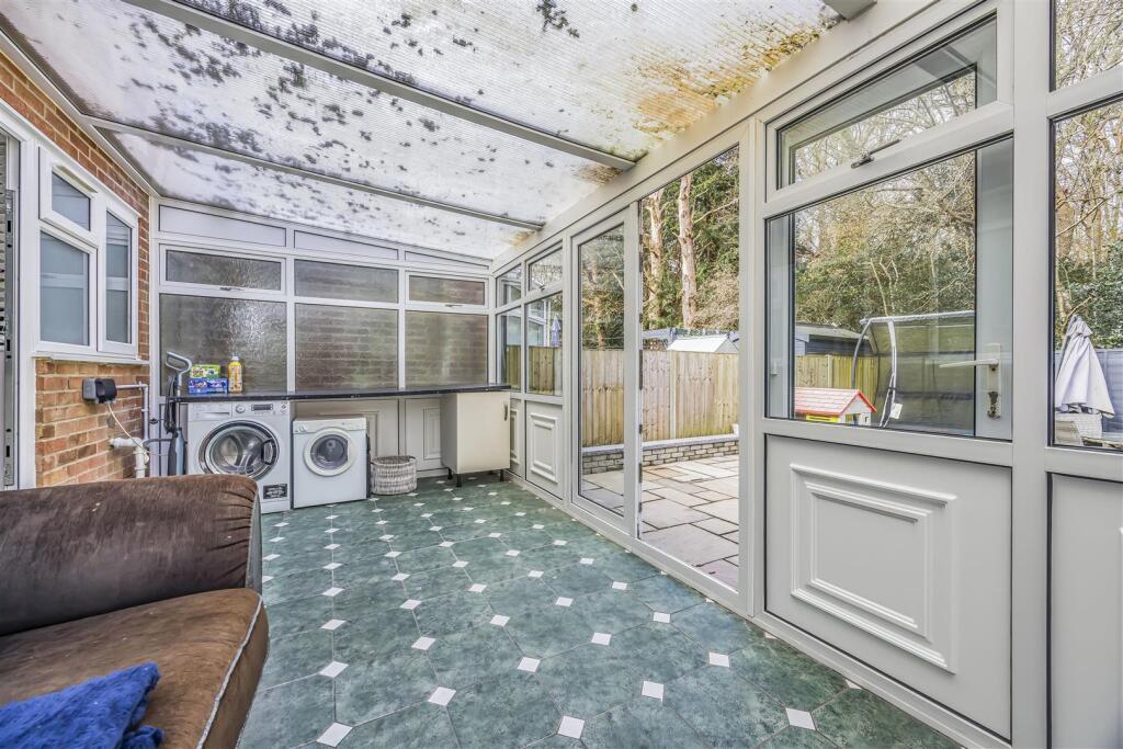 88 James Copse Road, Horndean-PorticoMarketing-Sol