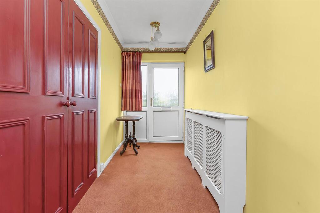 Oatlands, Church Drive