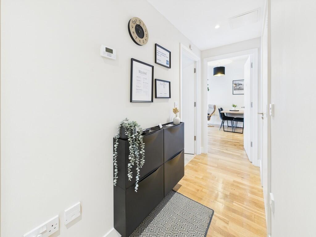 CAM03974G0-PR0112...