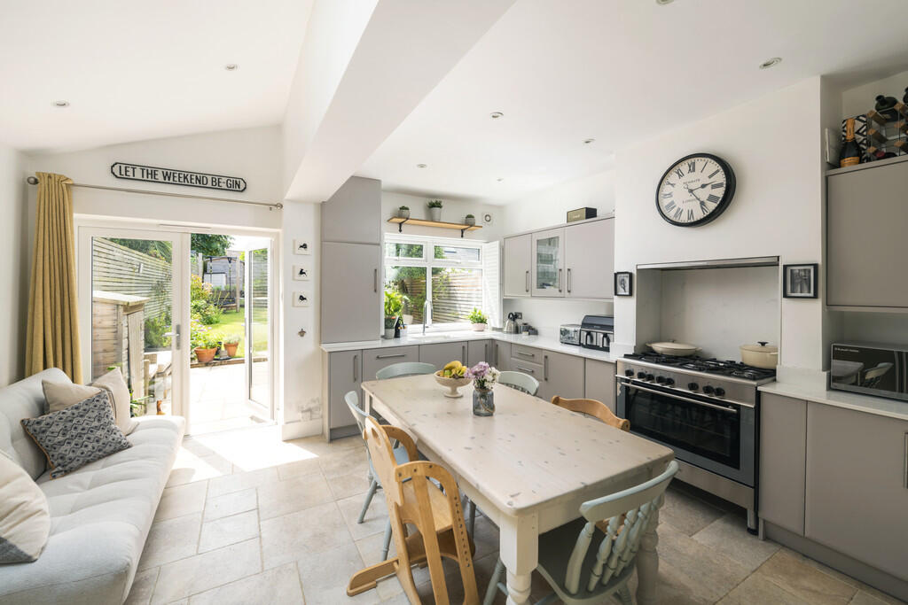 11_Oakhill_Road_i...