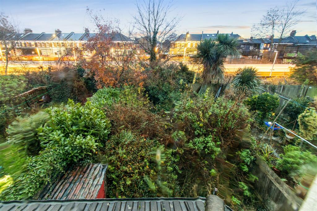 16-732778921 AM 25 Clifford Gardens, Kensal Rise, 