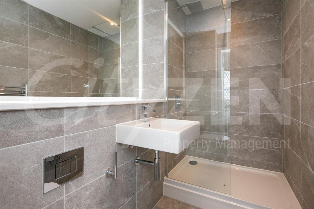 EN-SUITE (SIMILAR FLAT)