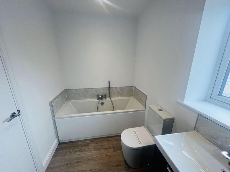 Family Bathroom 
