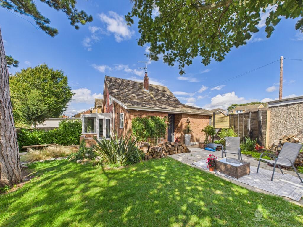 Garden- Mark Stephens EweMove Newmarket and Soham 