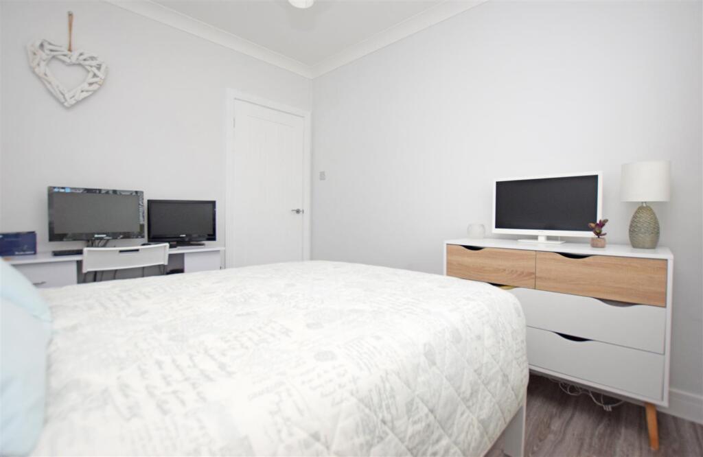Bedroom 2 V 2.JPG