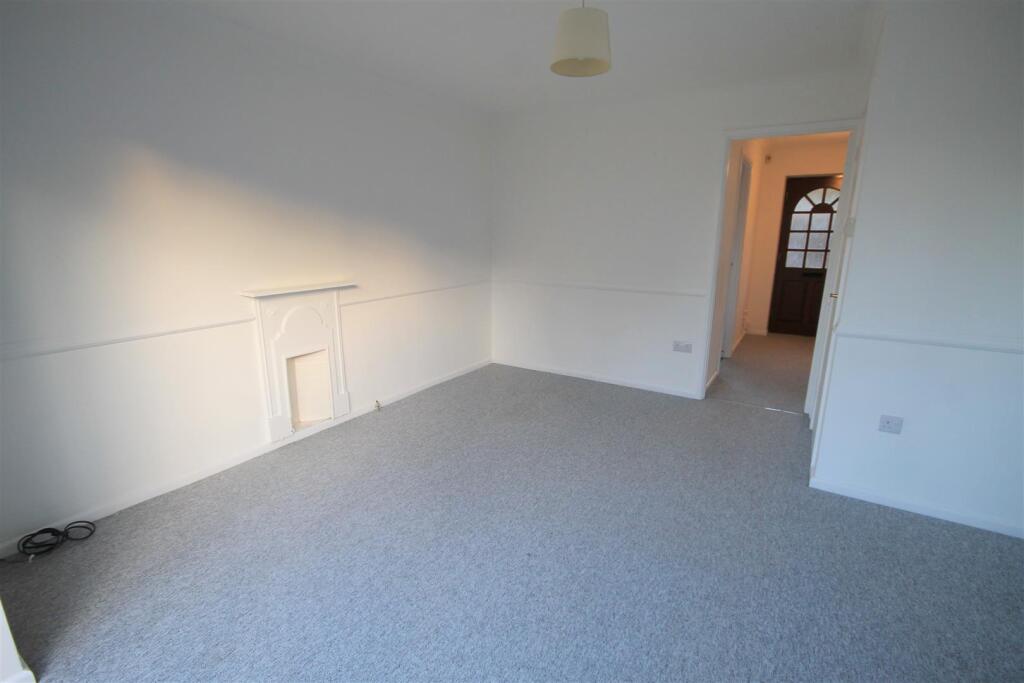 CB Lounge v.JPG