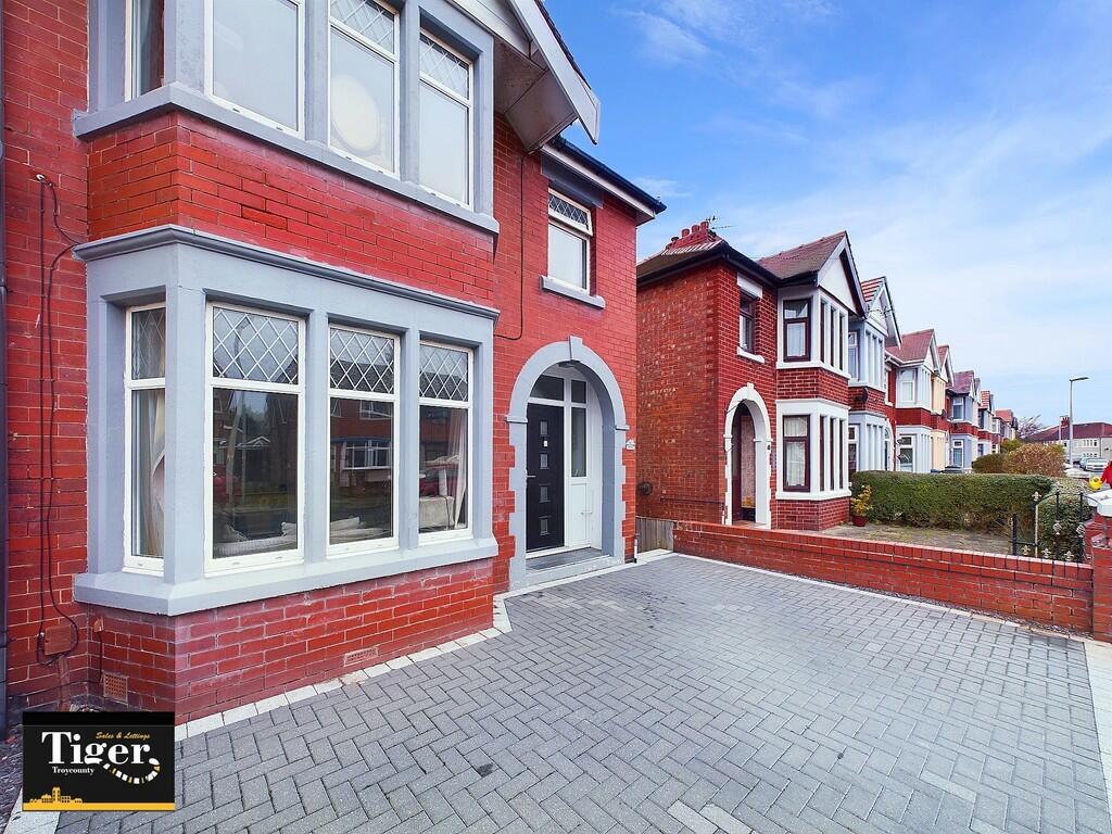 CAM02176G0-PR0419...