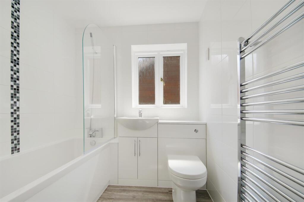 Family_Bathroomdp_dp_12374240.jpg