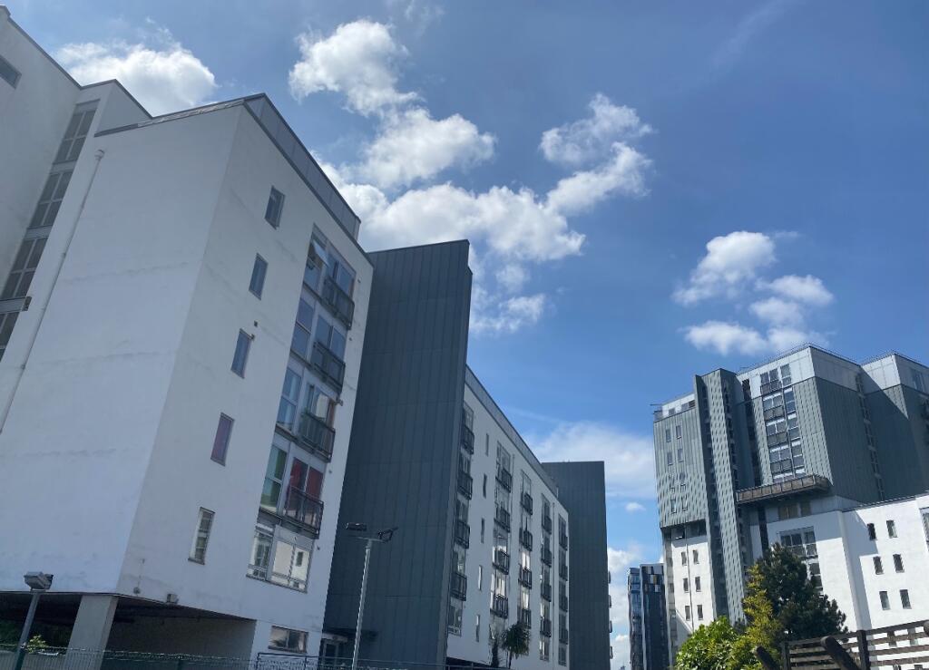 Vie Building