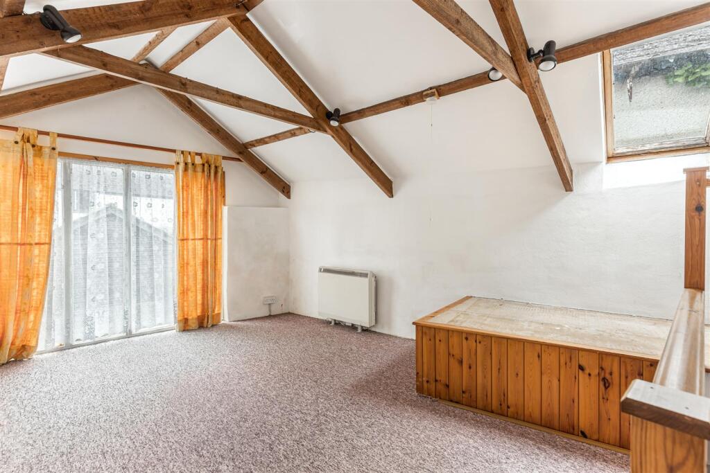 A16 - Brook Street, Higher Cottage, slapton - 2510