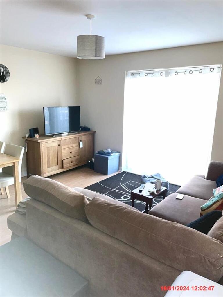4 HURLY CRT LOUNG.jpg