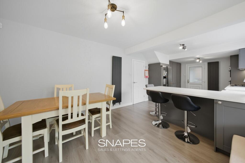 Dining &#43; Sitting Area