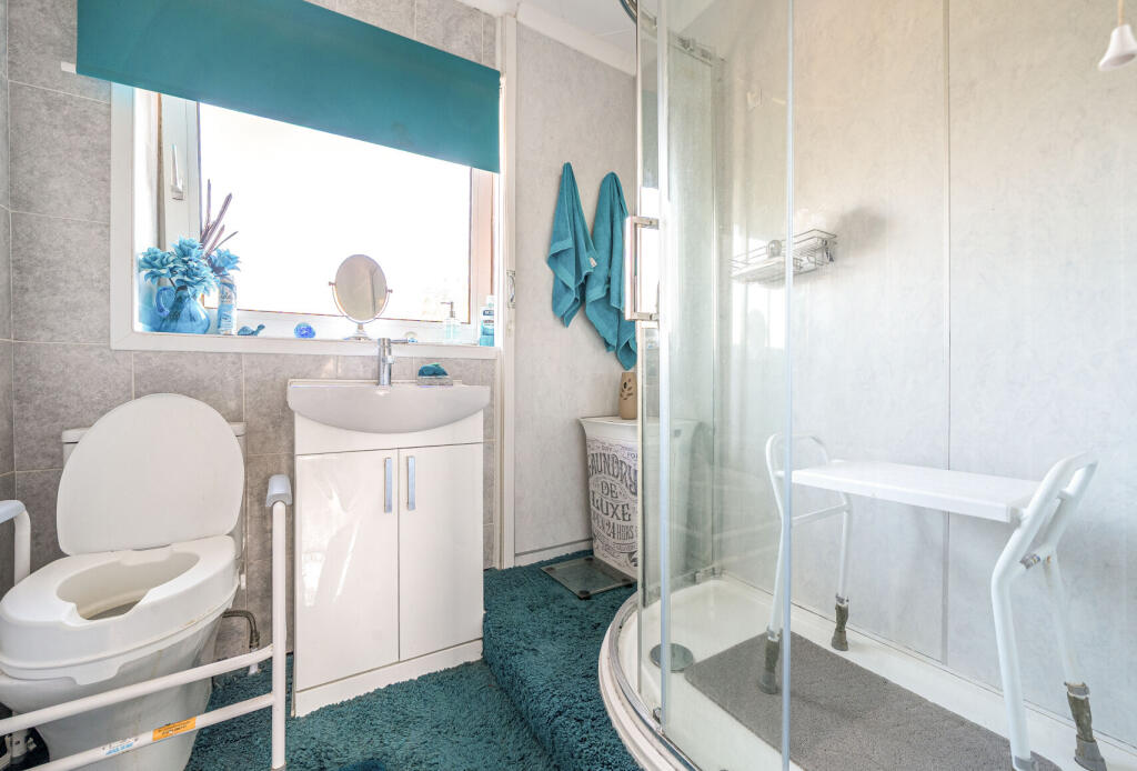 1317354-15-686af4...