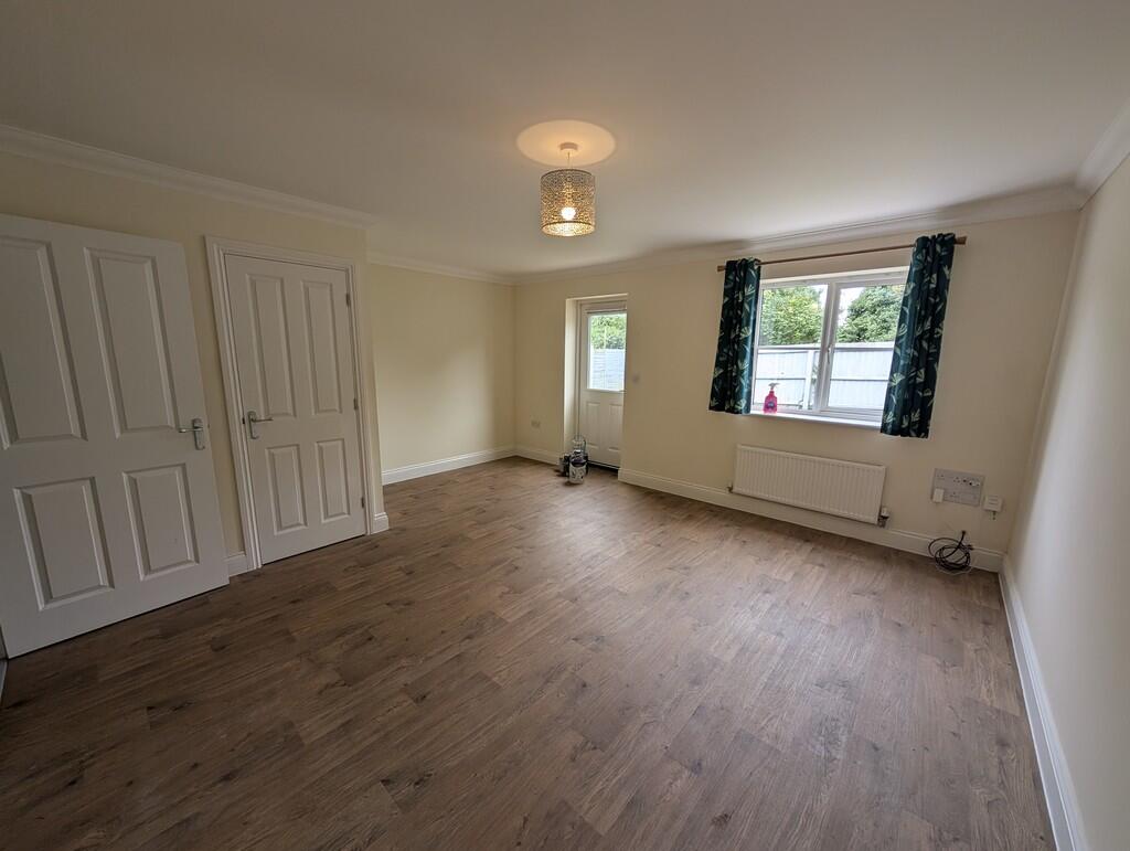 PXL_20250804_0945...