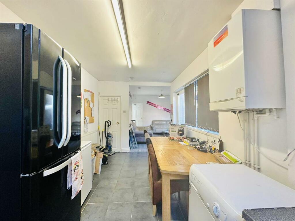 Kitchen Dining Space