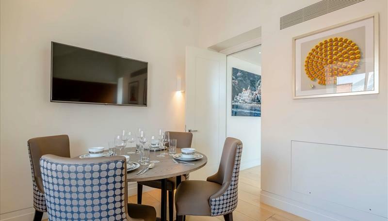 Dining Area.jpeg