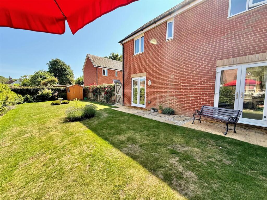 Rear Garden 2.jpg