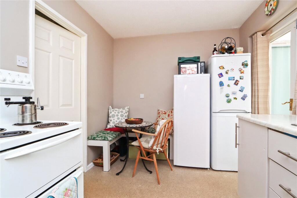 Kitchen Pic 2