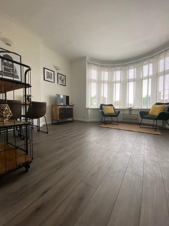 chatsworth-road-nw2-4bh-983311