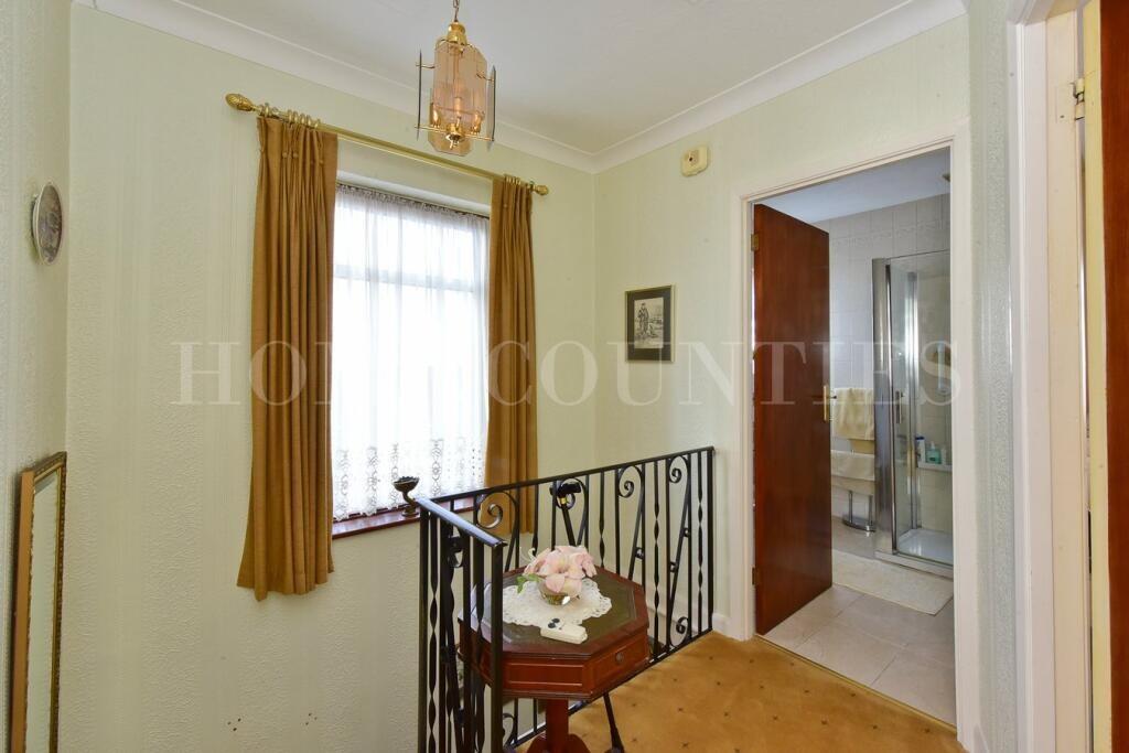 142904_28583554_I...