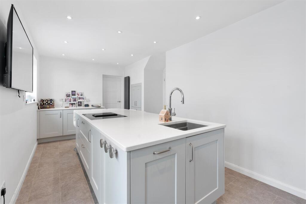 Kitchen / Breakfast Room