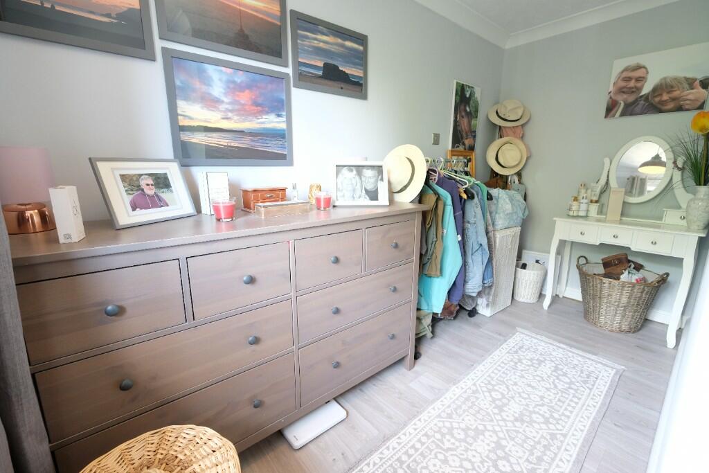DRESSING ROOM