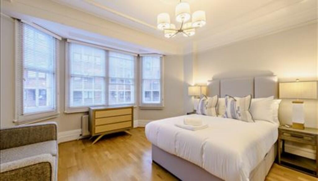 ss_p5511_63748385...