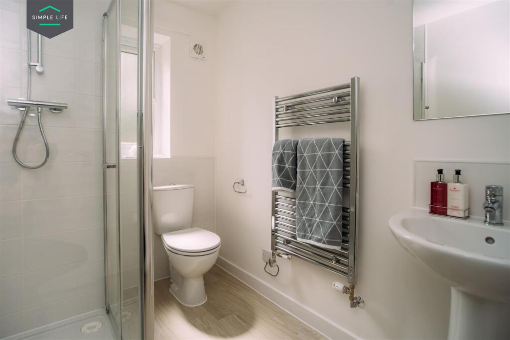 Kellington_ensuite.jpg