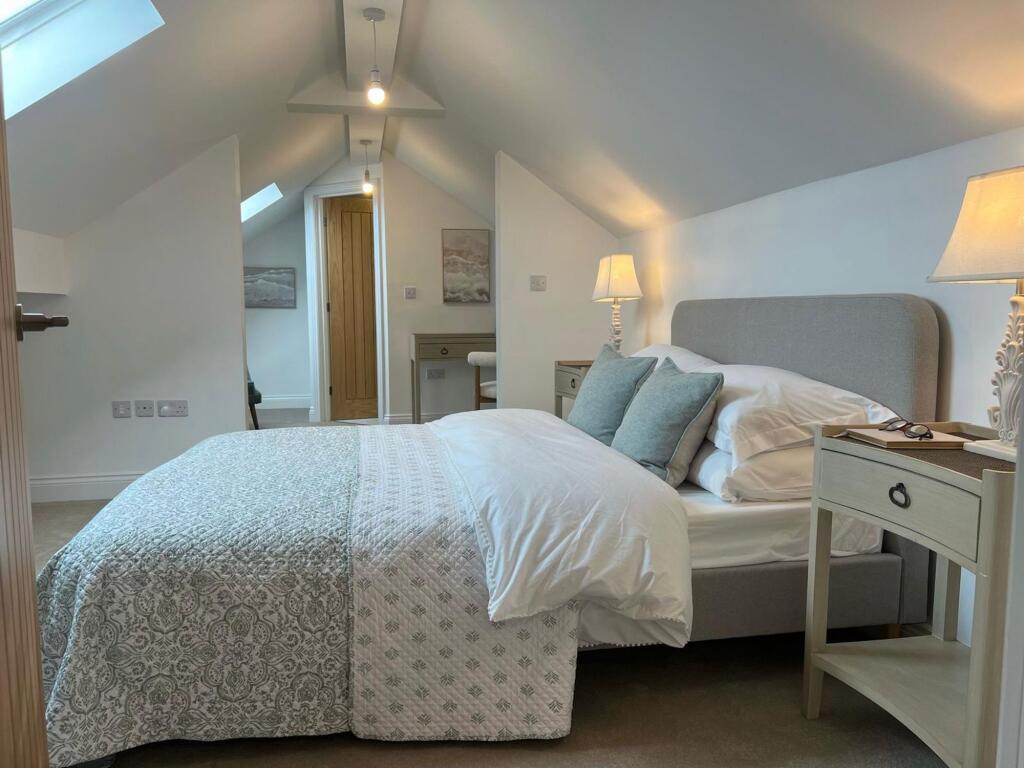 Frist floor master suite